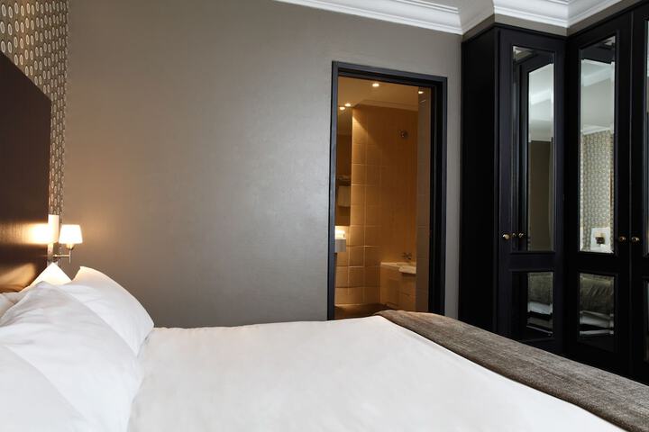 Room 19 of 73