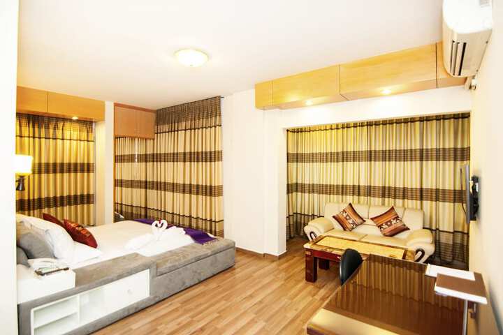 Room 20 of 34