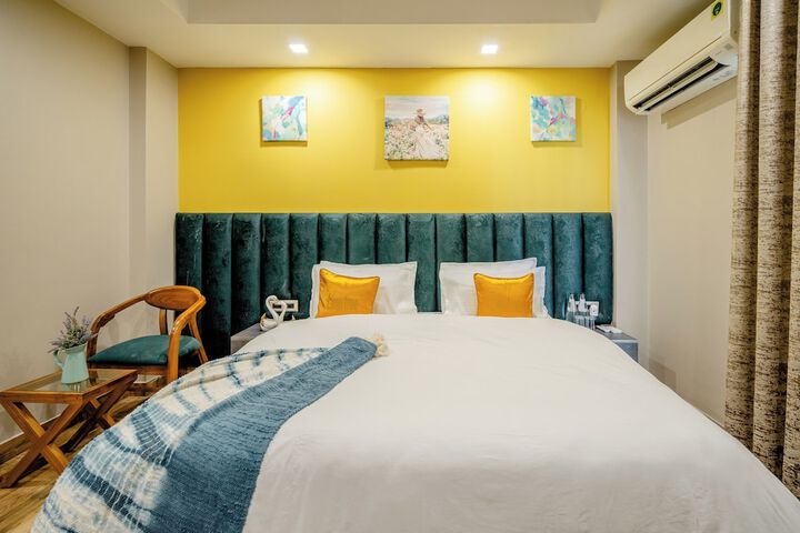 Room 10 of 30