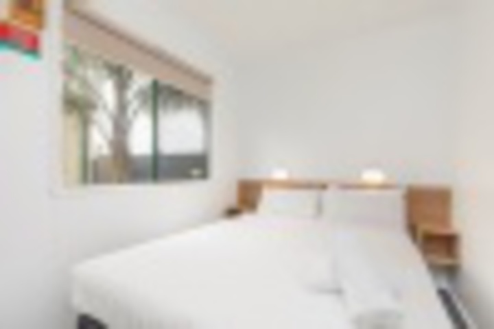 Room 652 of 876