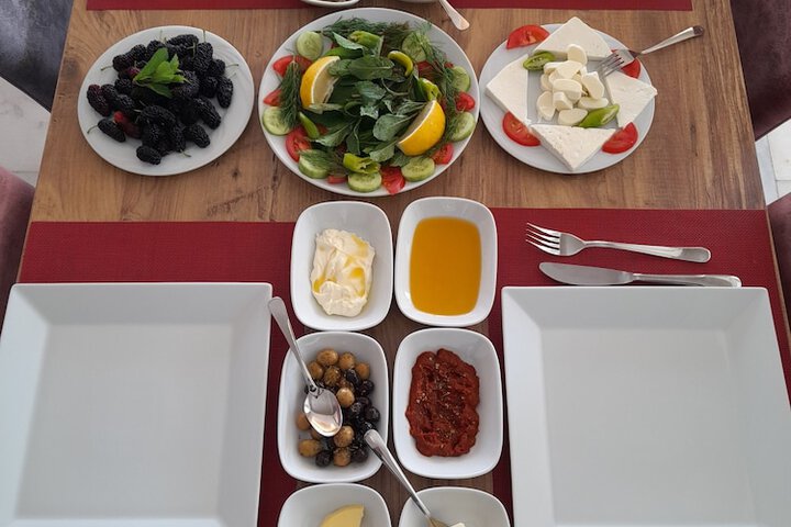 Dining 22 of 60