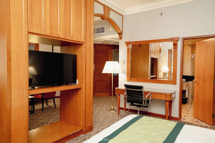 Room 6 of 66