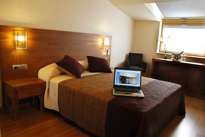 Room 3 of 34