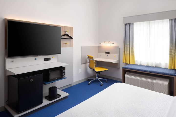 Studio King Bed (14 of 21)