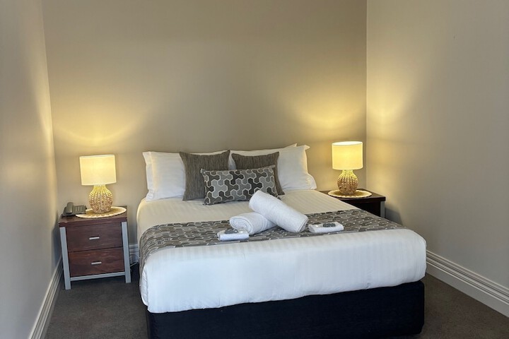 Room 13 of 37