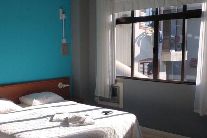 Room 6 of 25