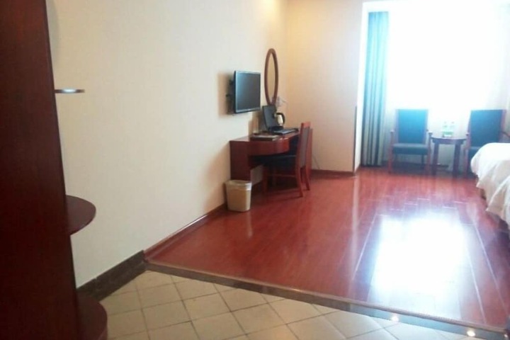 Room 18 of 29