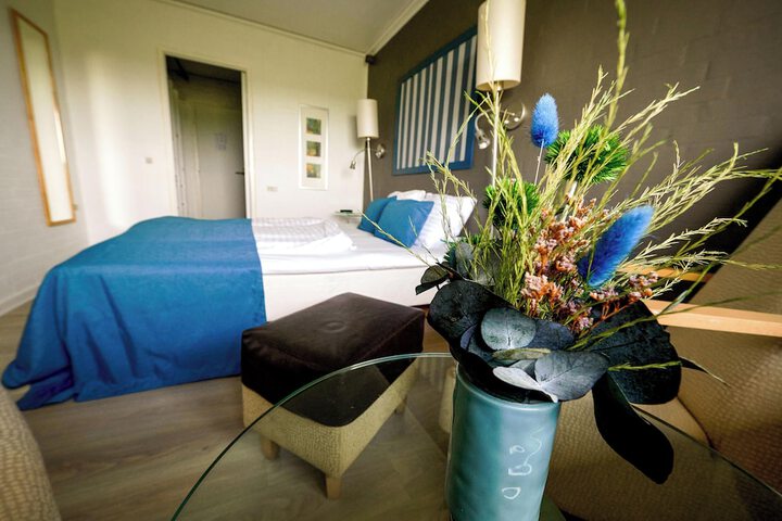 Room 2 of 28
