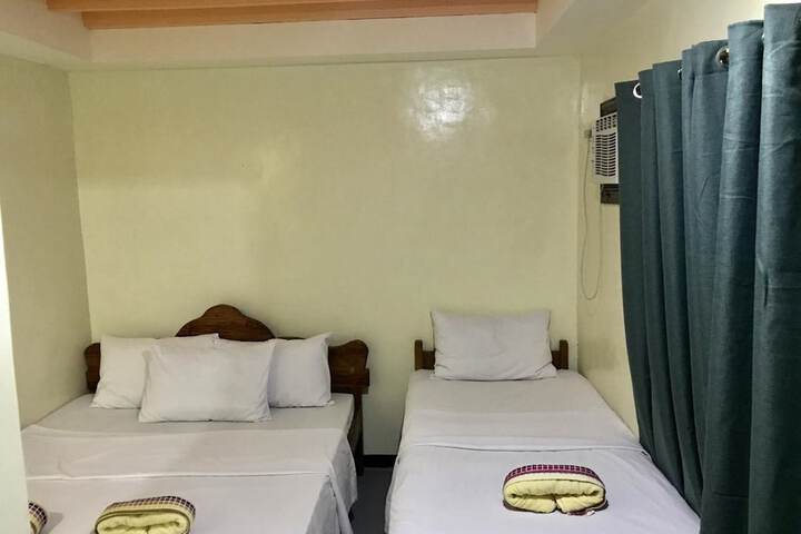 Room 11 of 24
