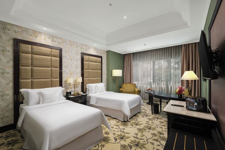 Room 7 of 35
