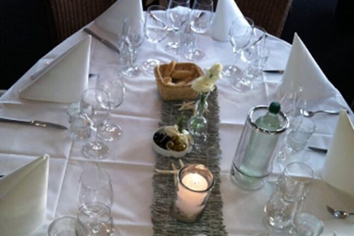 Dining 19 of 34