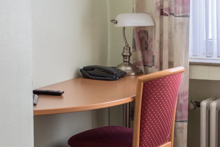 Room 4 of 19