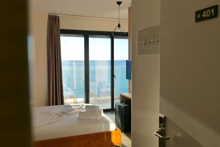 Room 31 of 126