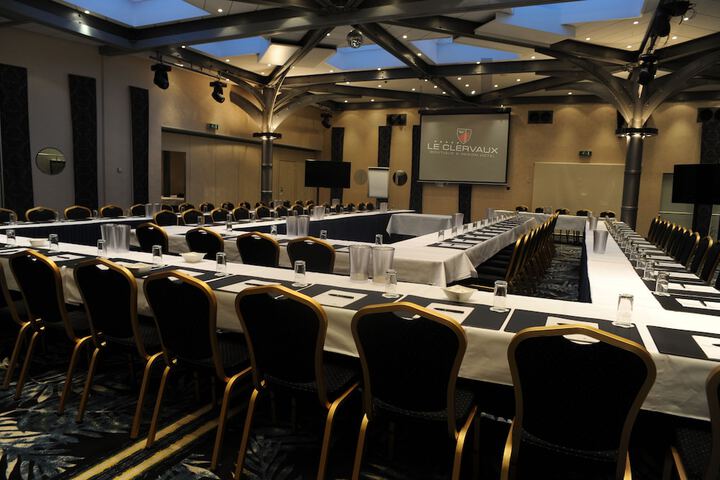 Ballroom/Hall 42 of 51
