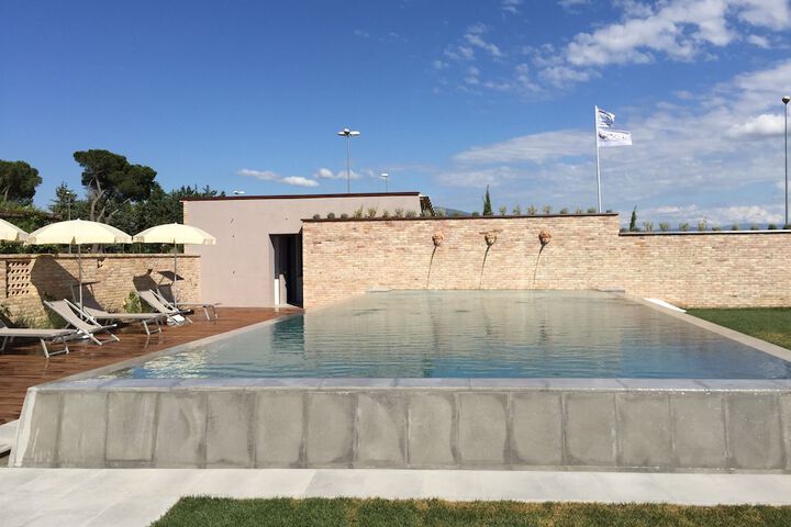 Pool 22 of 42
