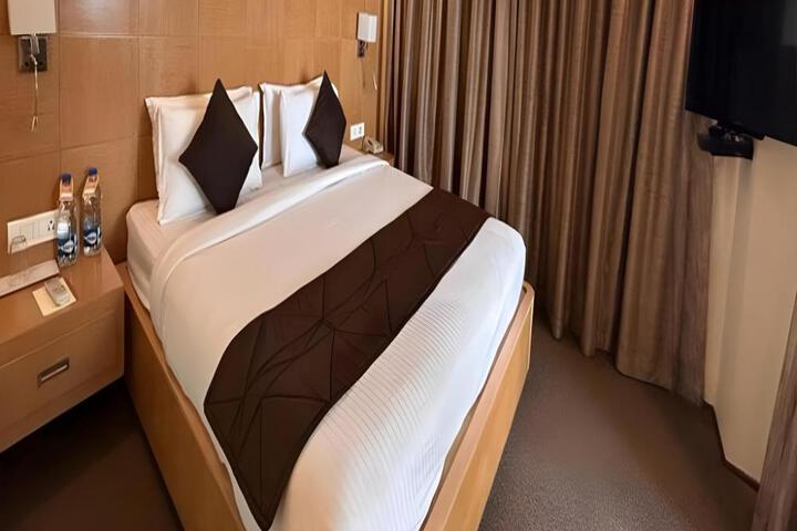 FabHotel Prime La Hospin