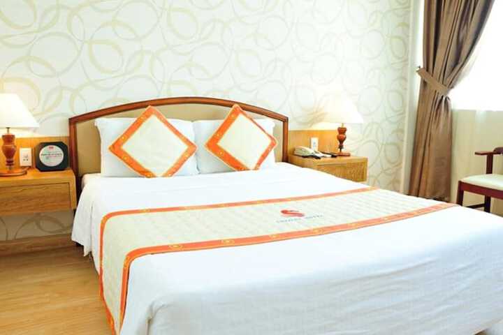 Room 10 of 37