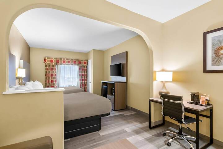 Room 34 of 73