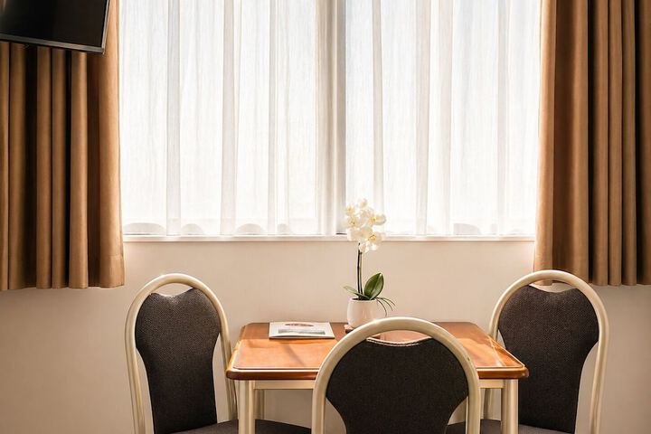Dining Photos