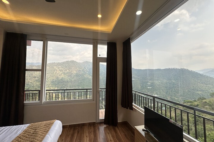 Room 2 of 44
