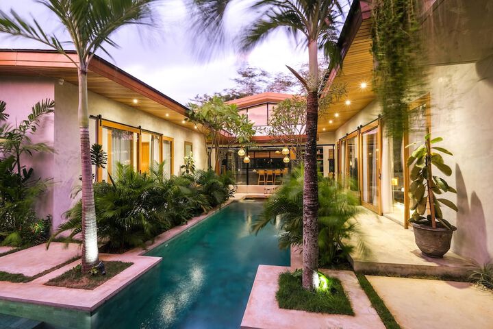 Pool 21 of 30
