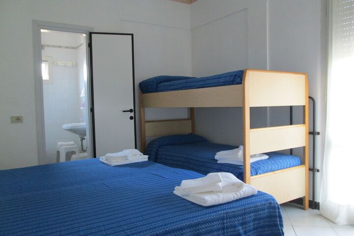 Room 11 of 14