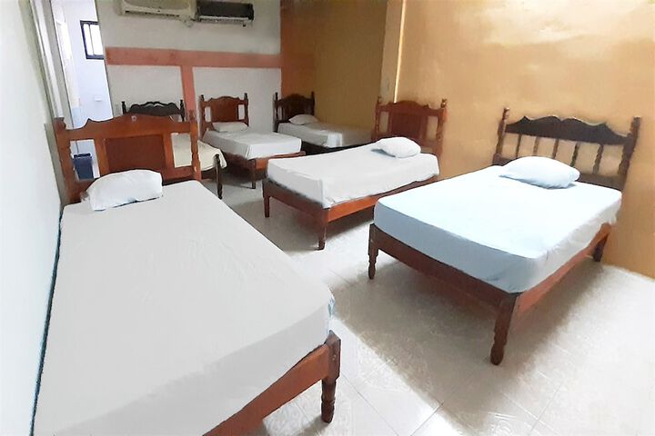Room 6 of 25