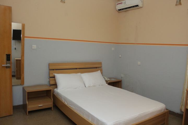 Room 6 of 26