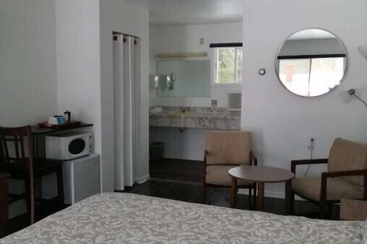 Room 13 of 30