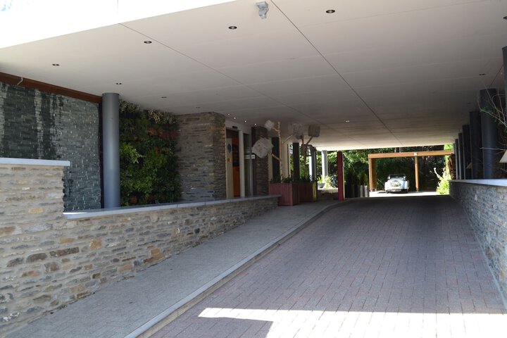 Hotel 76 of 77