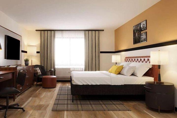 1 King Bed (5 of 5)