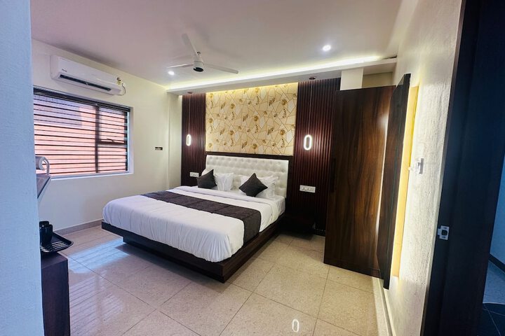 Room 16 of 30