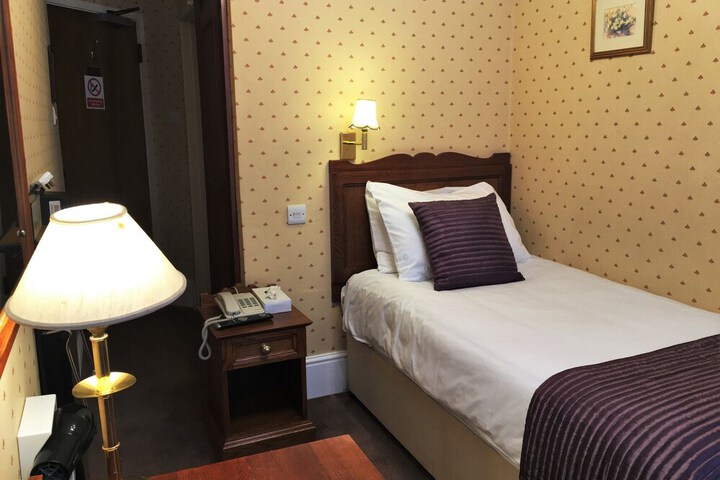 Room 43 of 47