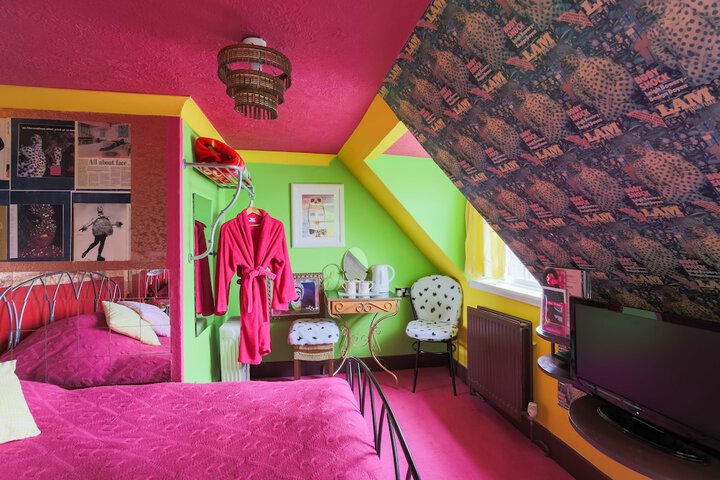 Room 22 of 272