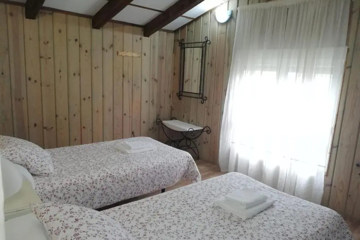 Room 4 of 20