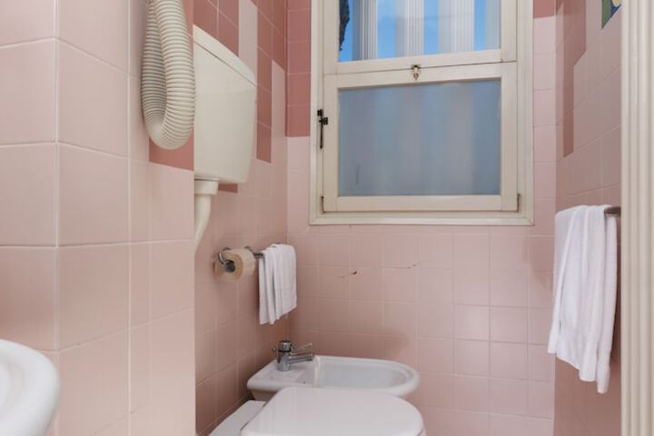 Room 40 of 107