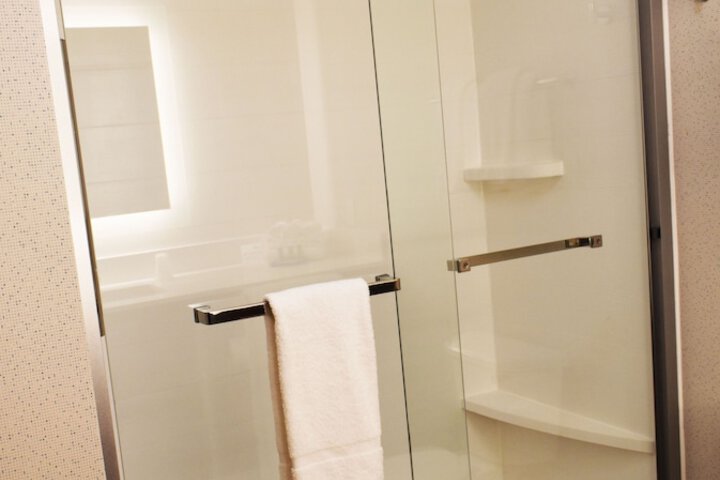 Bathroom shower