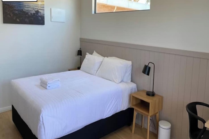 Room 28 of 100
