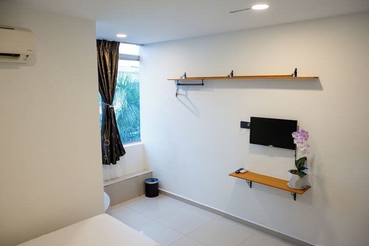 Room 12 of 35
