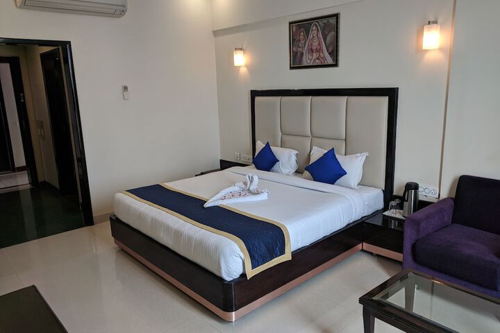 Room 28 of 84