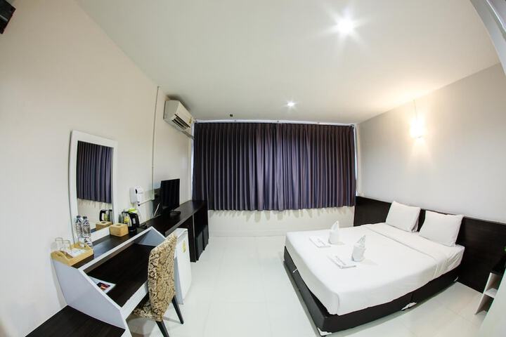 Room 19 of 42