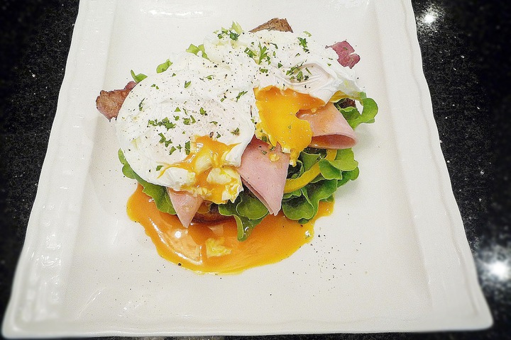Dining 95 of 108