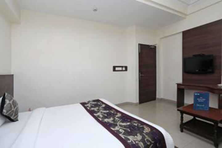 Room 8 of 26