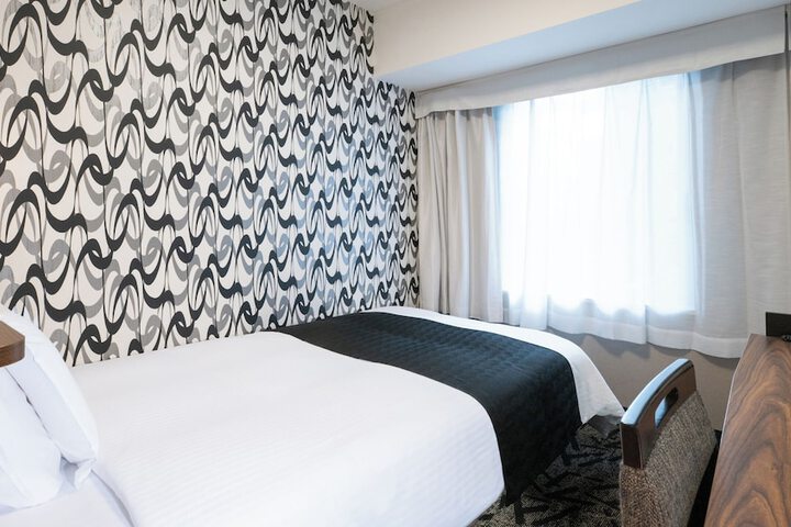 Room 13 of 72