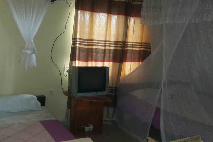 Room 4 of 13
