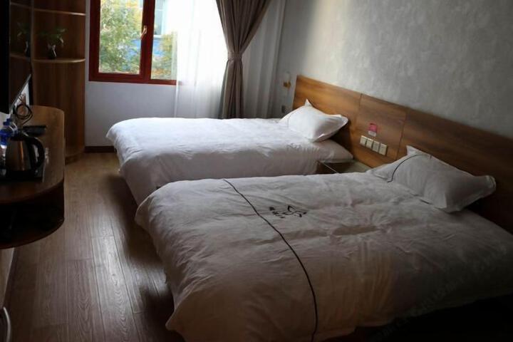 Room 129 of 142