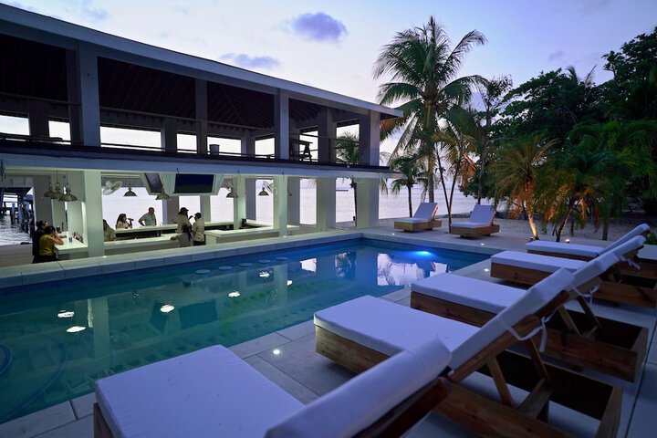 Pool 94 of 124