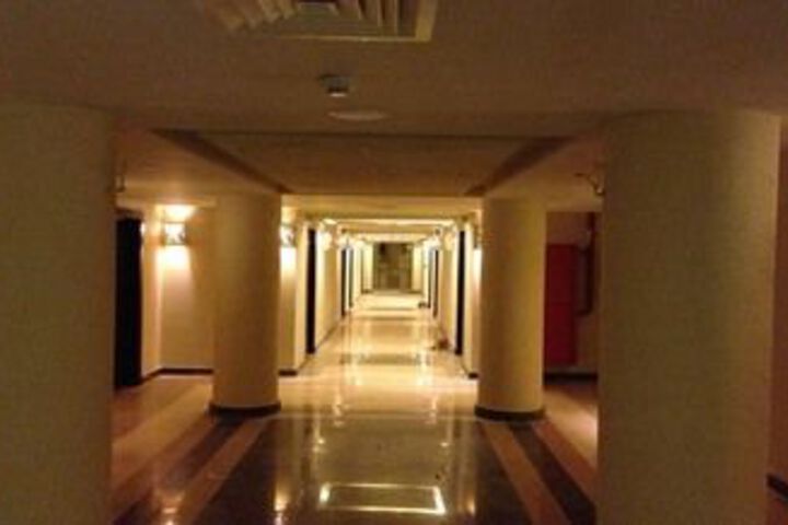 Ballroom/Hall 18 of 34