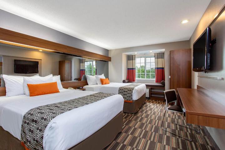 1 Queen Bed (26 of 26)