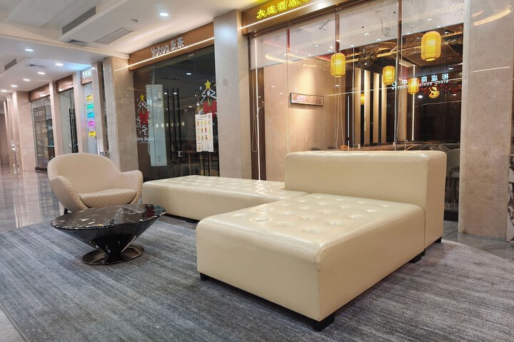 Hotel Interior 16 of 172